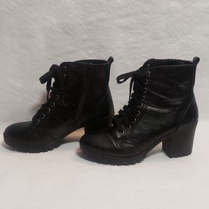 Black ankle boots (9.5)